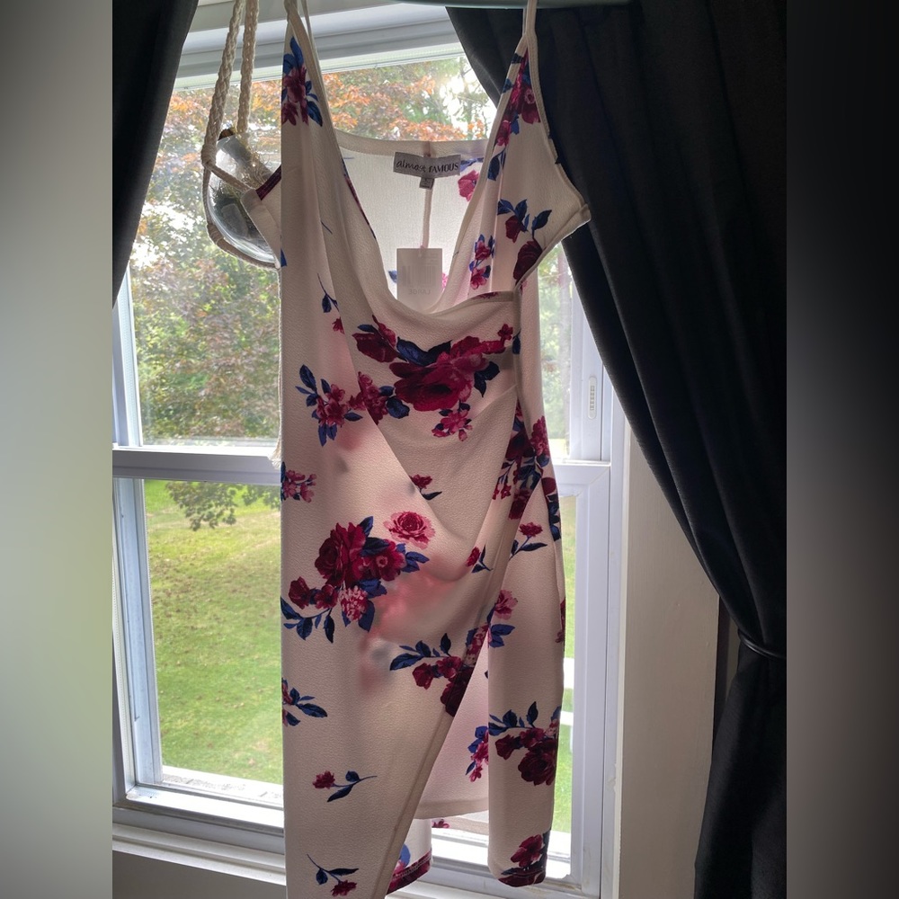 👗Runched side floral dress!